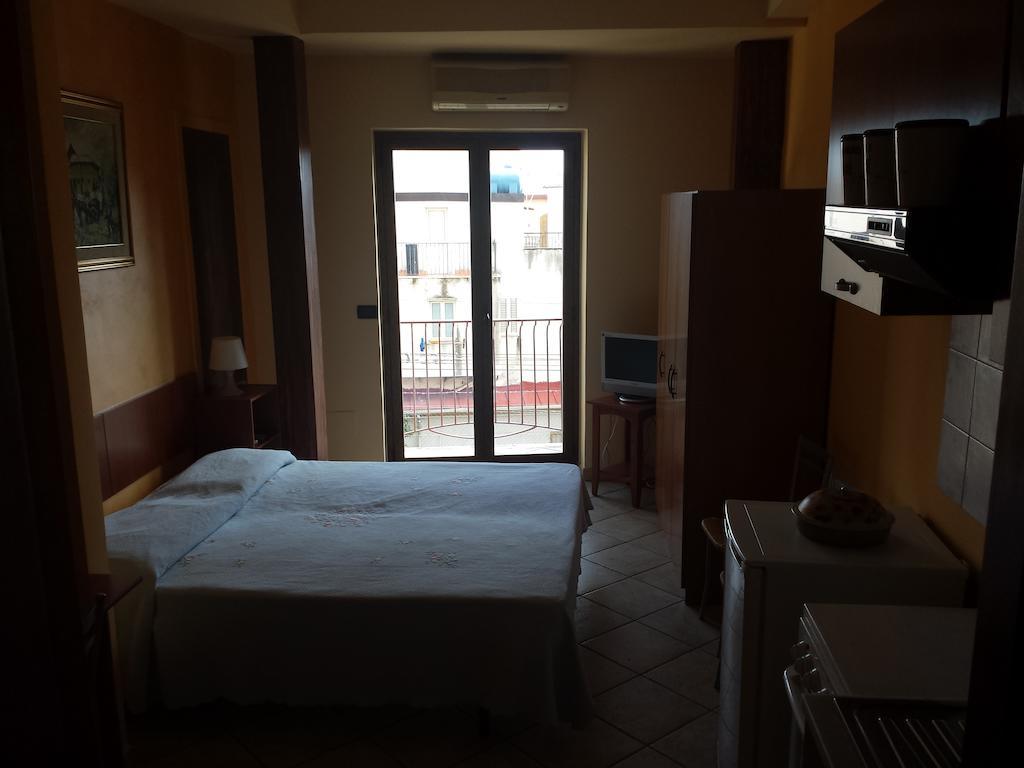Appartamenti Centrali Giardini-Naxos Pokój zdjęcie